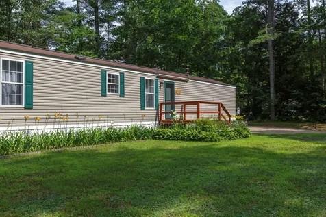 12 Bookholz Way Tamworth NH 03886