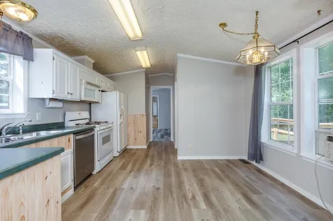 12 Bookholz Way Tamworth NH 03886