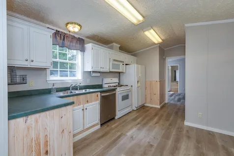 12 Bookholz Way Tamworth NH 03886