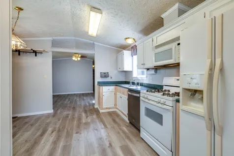12 Bookholz Way Tamworth NH 03886
