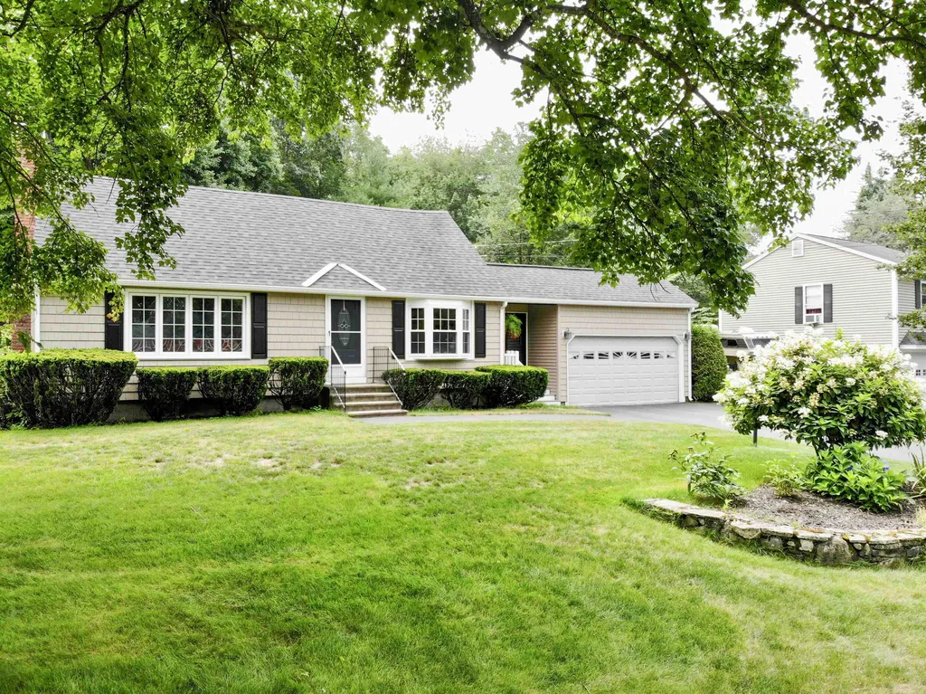 35 Ashwood Avenue Salem NH 03079