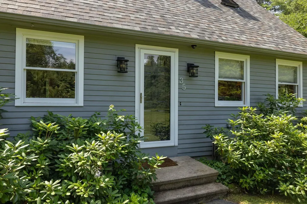 35 Wellington Way Barrington NH 03825