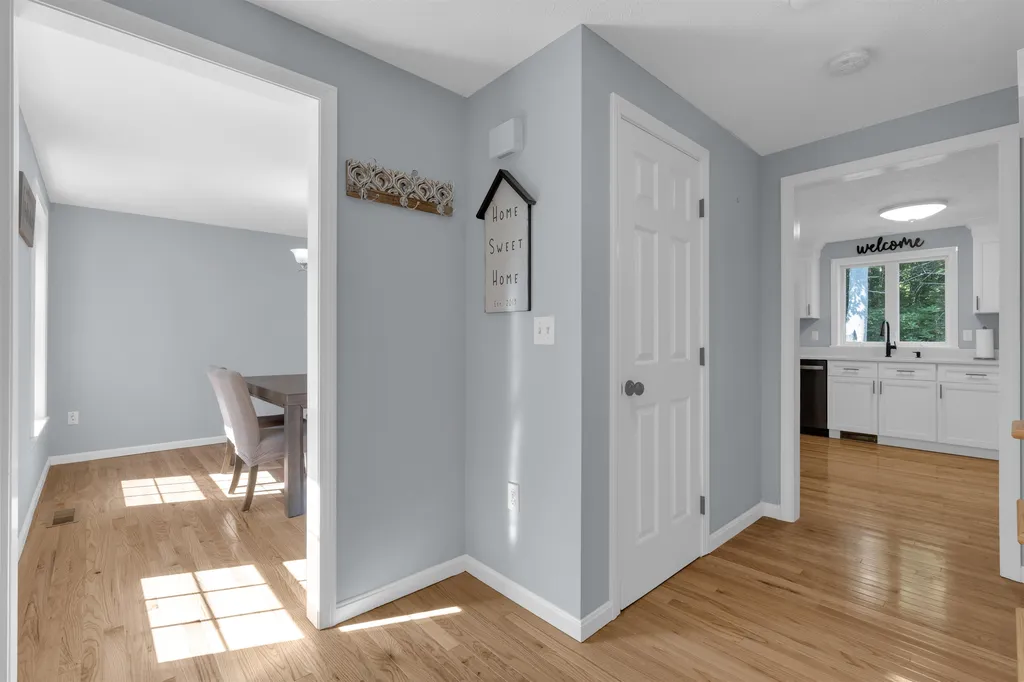 4 Hitching Post Lane Salem NH 03079