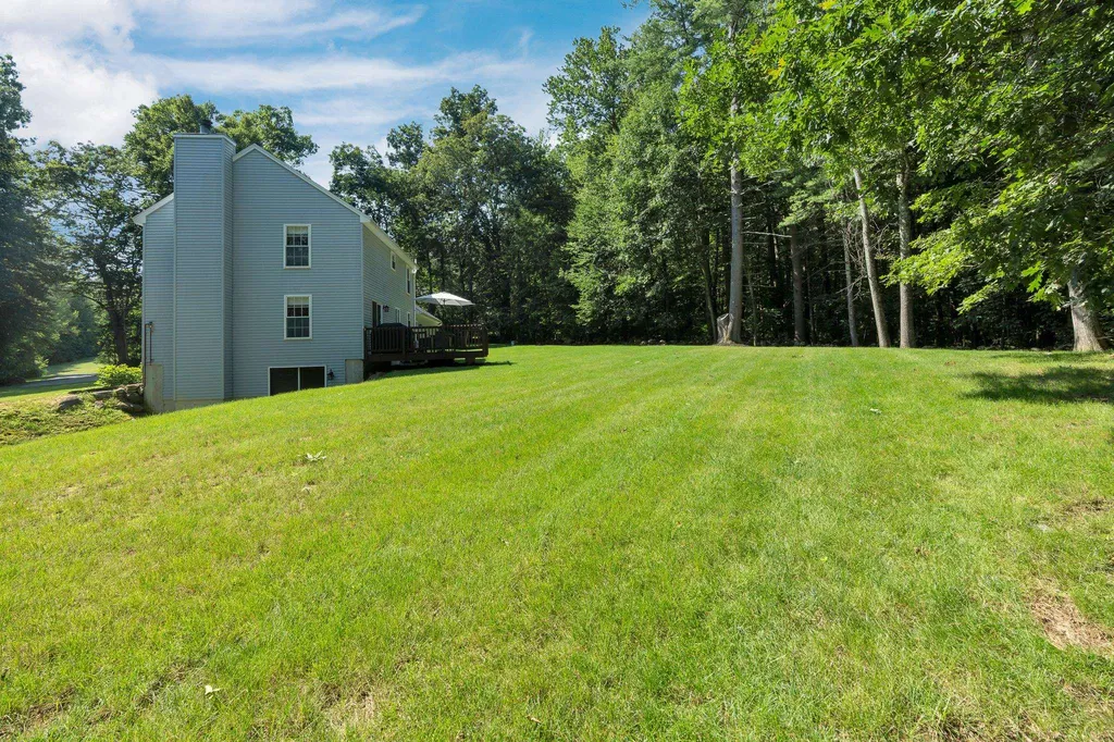 4 Hitching Post Lane Salem NH 03079