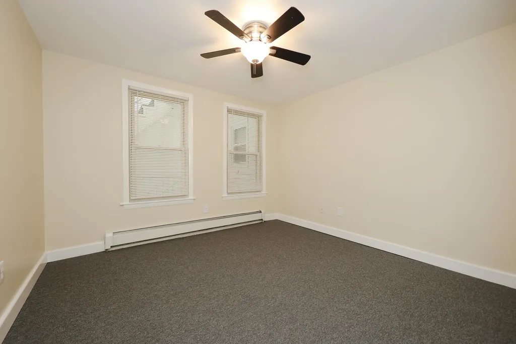 88 W Broadway Street Derry NH 03038