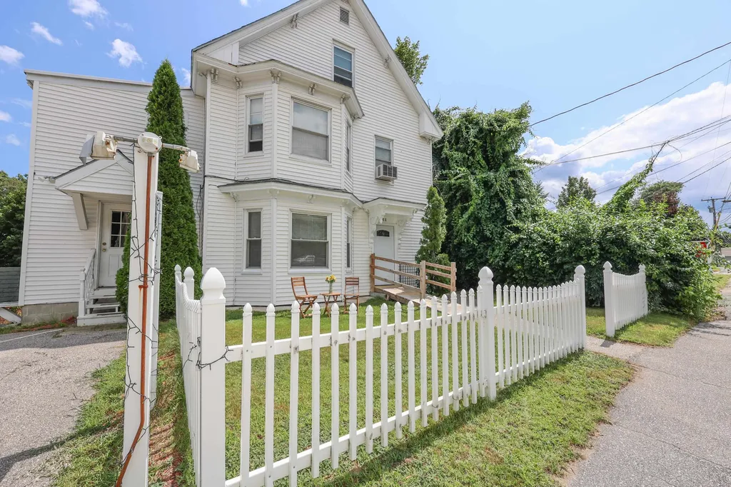 88 W Broadway Street Derry NH 03038
