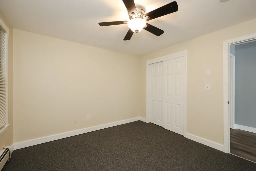 88 W Broadway Street Derry NH 03038