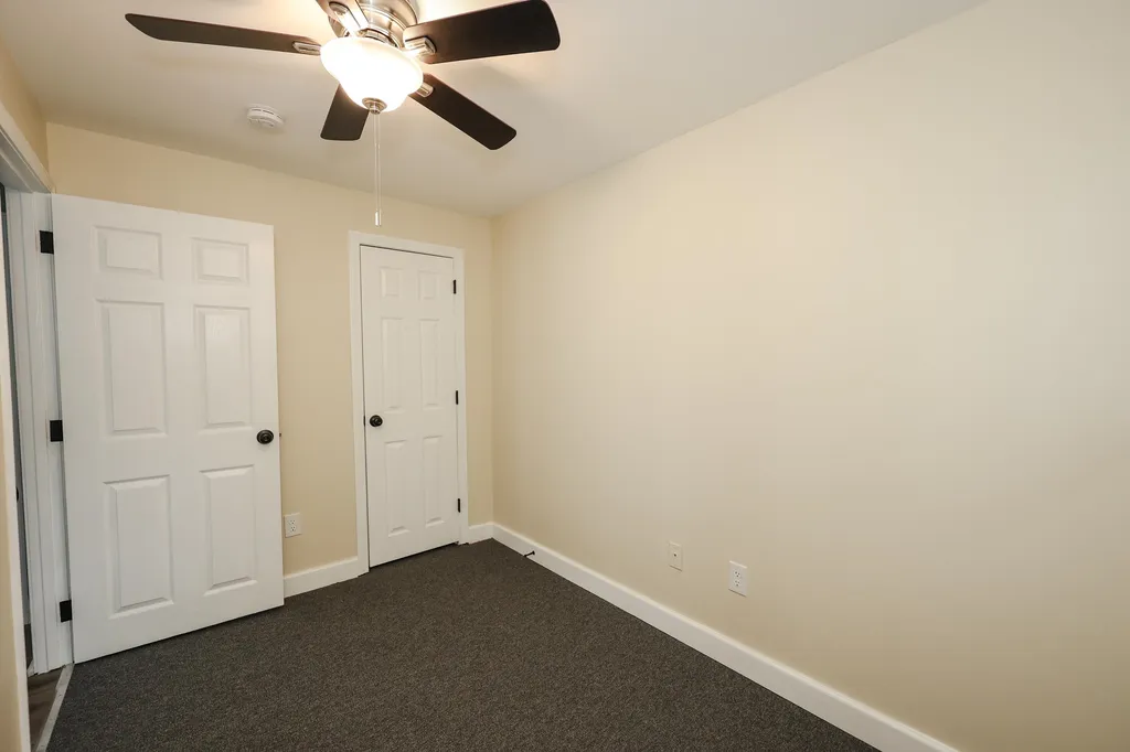 88 W Broadway Street Derry NH 03038