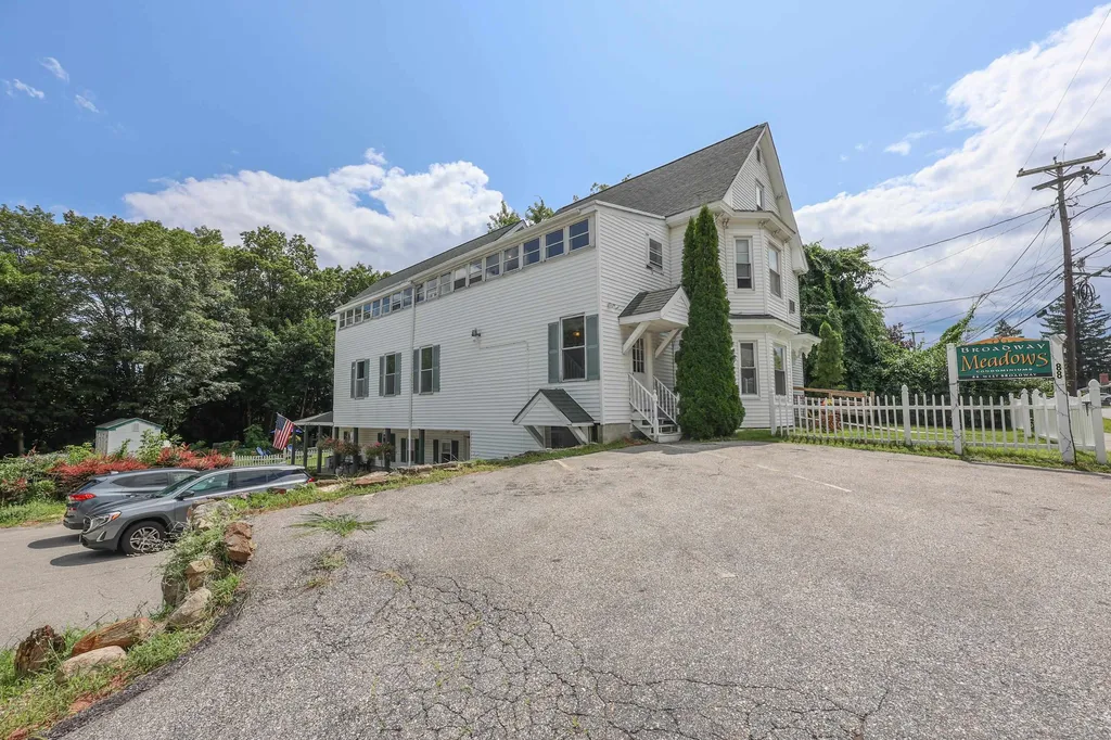 88 W Broadway Street Derry NH 03038
