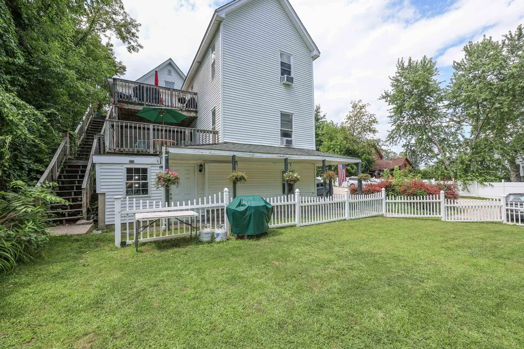 88 W Broadway Street Derry NH 03038