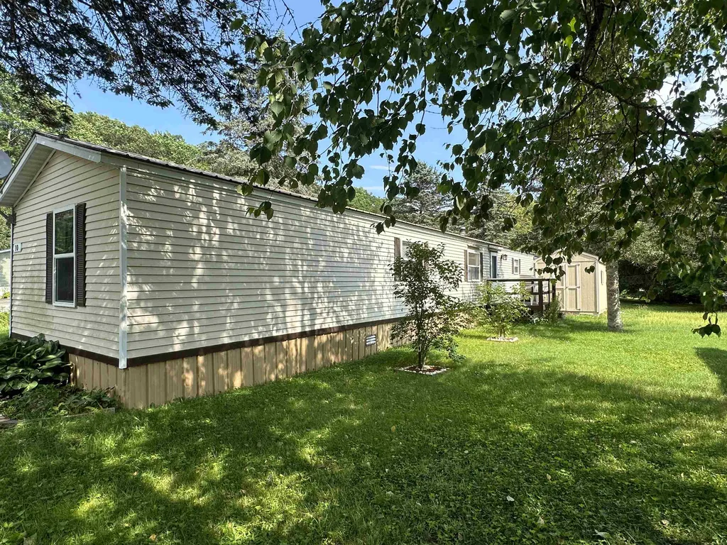 10 Mulberry Lane Hartford VT 05001