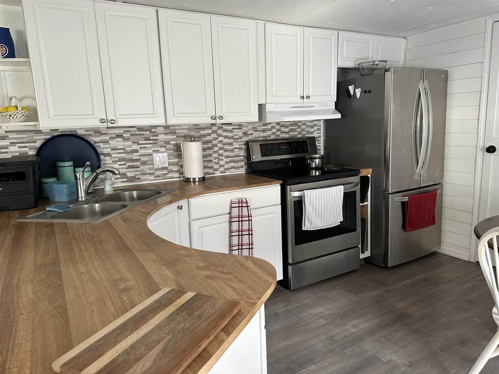 10 Mulberry Lane Hartford VT 05001