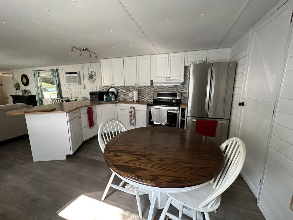 10 Mulberry Lane Hartford VT 05001