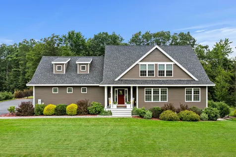 6 Harvest Drive Derry NH 03038