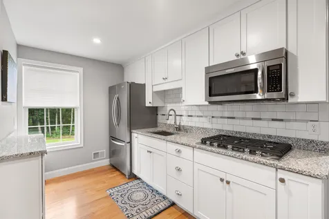 6 Harvest Drive Derry NH 03038