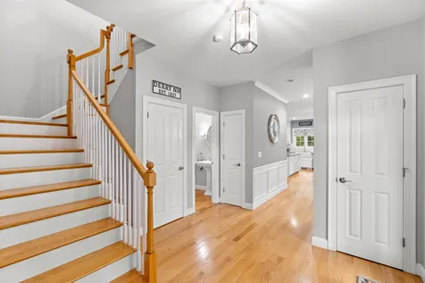 6 Harvest Drive Derry NH 03038