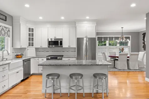 6 Harvest Drive Derry NH 03038