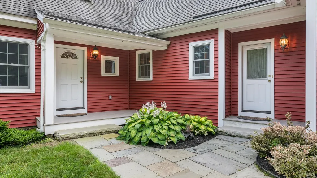 17 Clarke Road Wilmot NH 03287