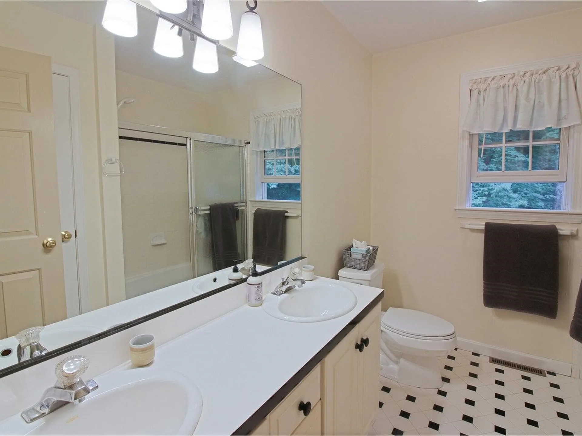3 Repa Drive Essex VT 05452