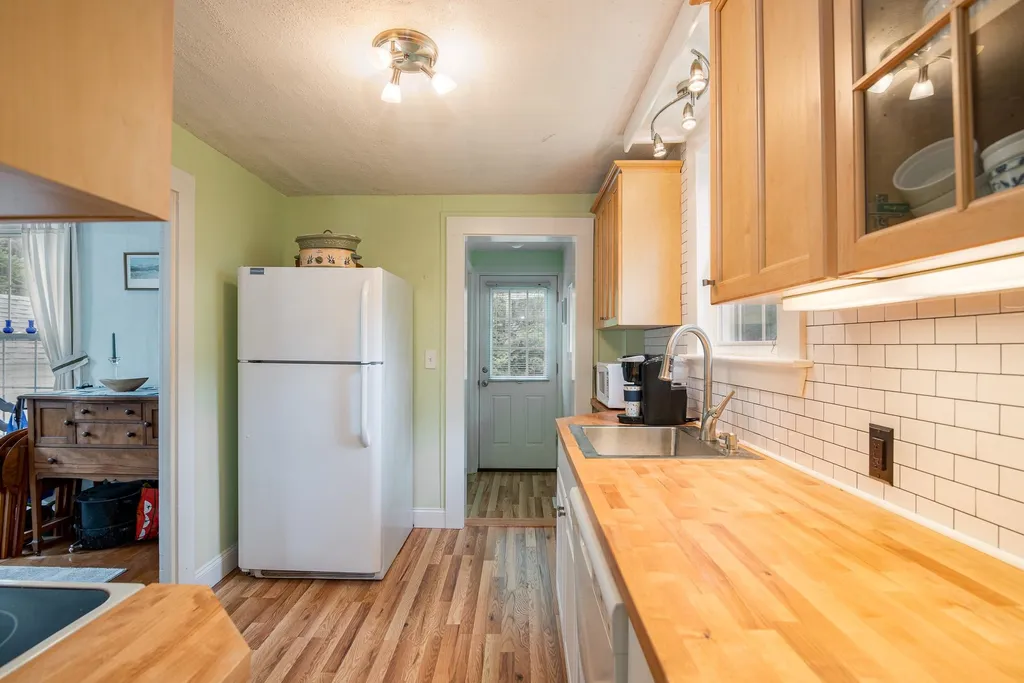 15 Pine Street Kittery ME 03904-1713