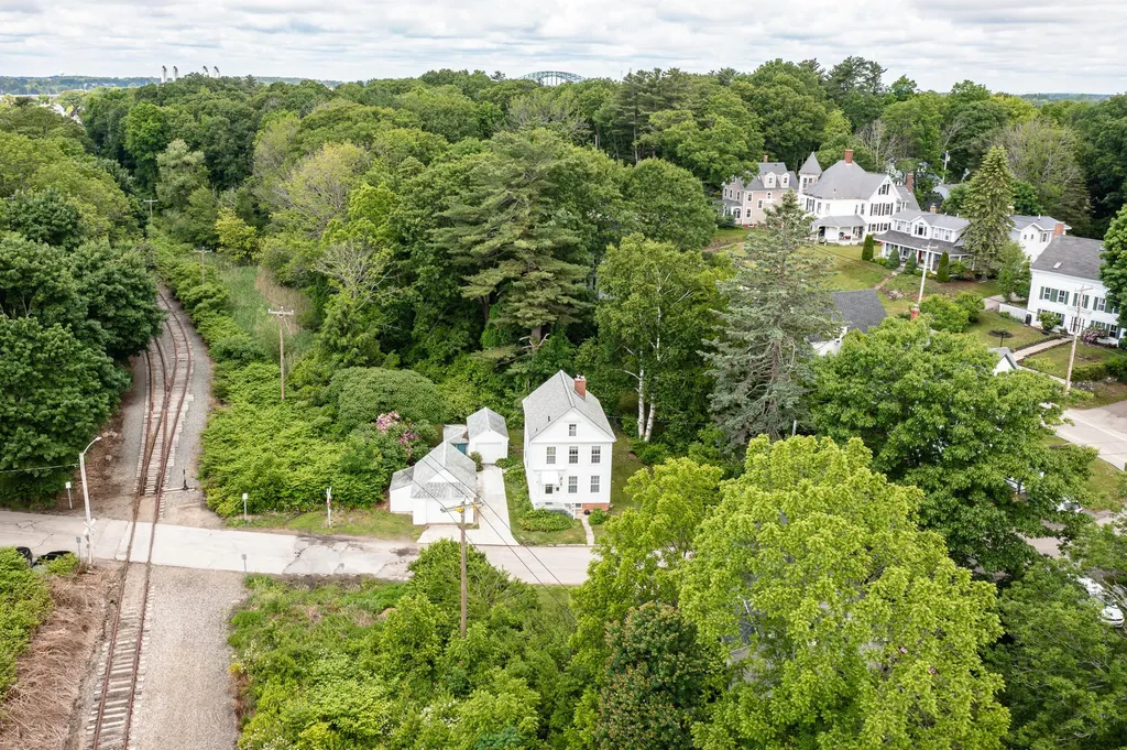 15 Pine Street Kittery ME 03904-1713