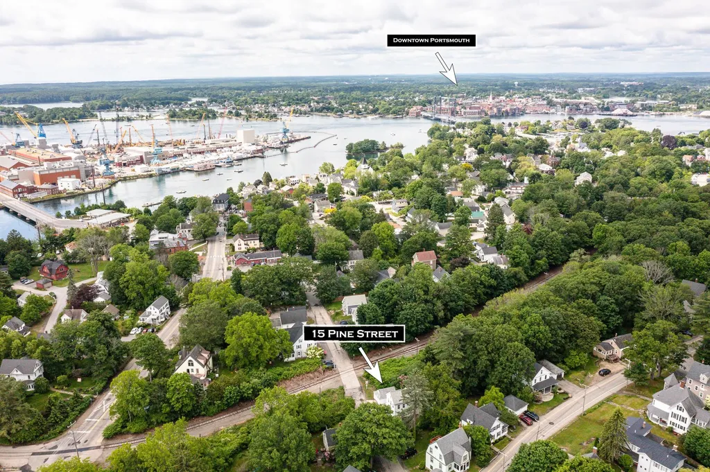 15 Pine Street Kittery ME 03904-1713