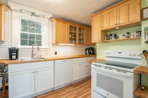 15 Pine Street Kittery ME 03904-1713