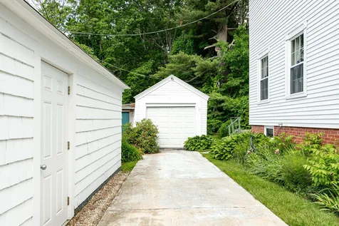 15 Pine Street Kittery ME 03904-1713