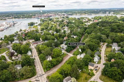 15 Pine Street Kittery ME 03904-1713