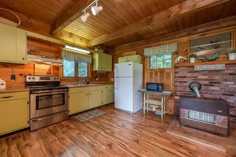 613 Mayhew Turnpike Plymouth NH 03264