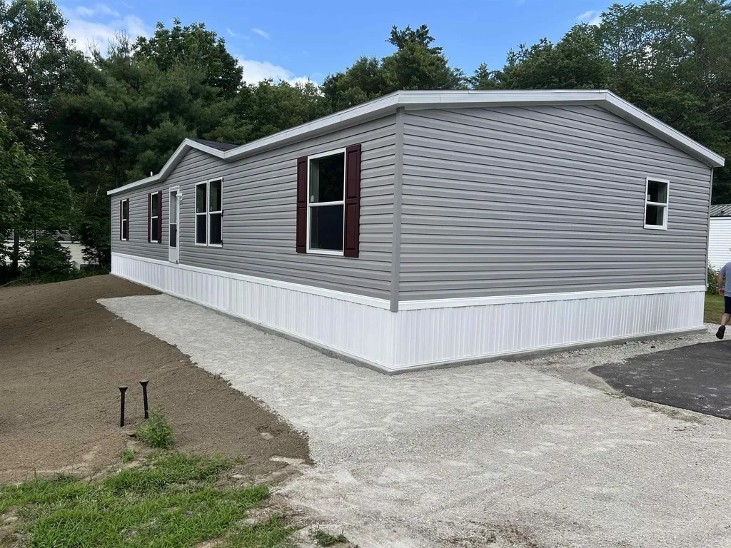 148 Estate Drive Barrington NH 03825