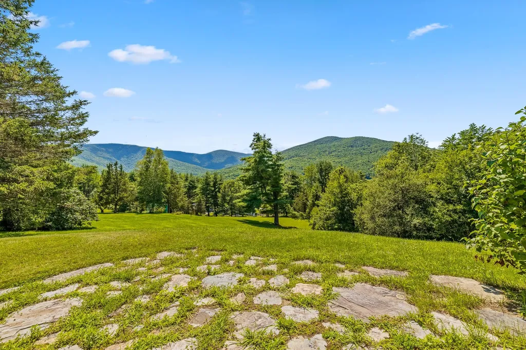 38 Country View Lane Arlington VT 05250