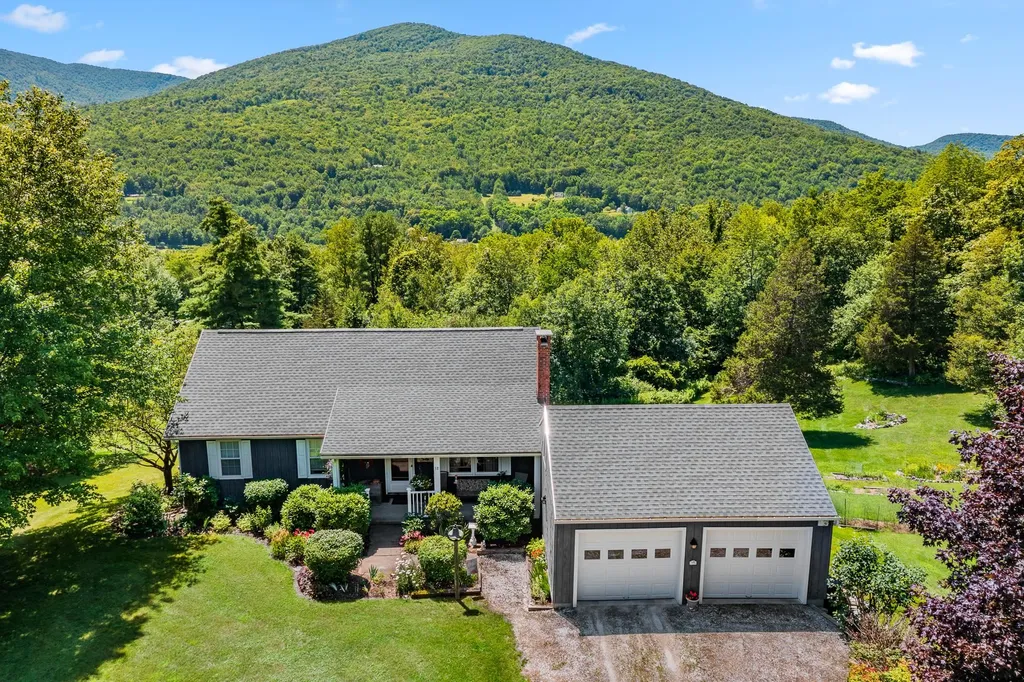 38 Country View Lane Arlington VT 05250