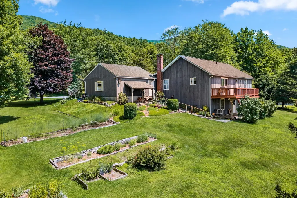 38 Country View Lane Arlington VT 05250