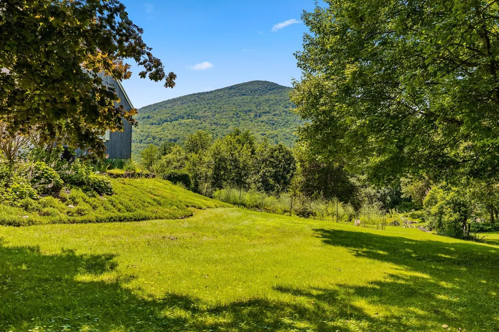 38 Country View Lane Arlington VT 05250