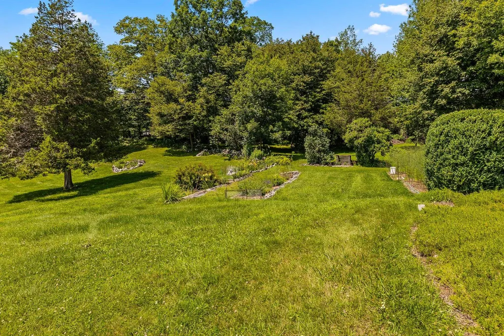 38 Country View Lane Arlington VT 05250