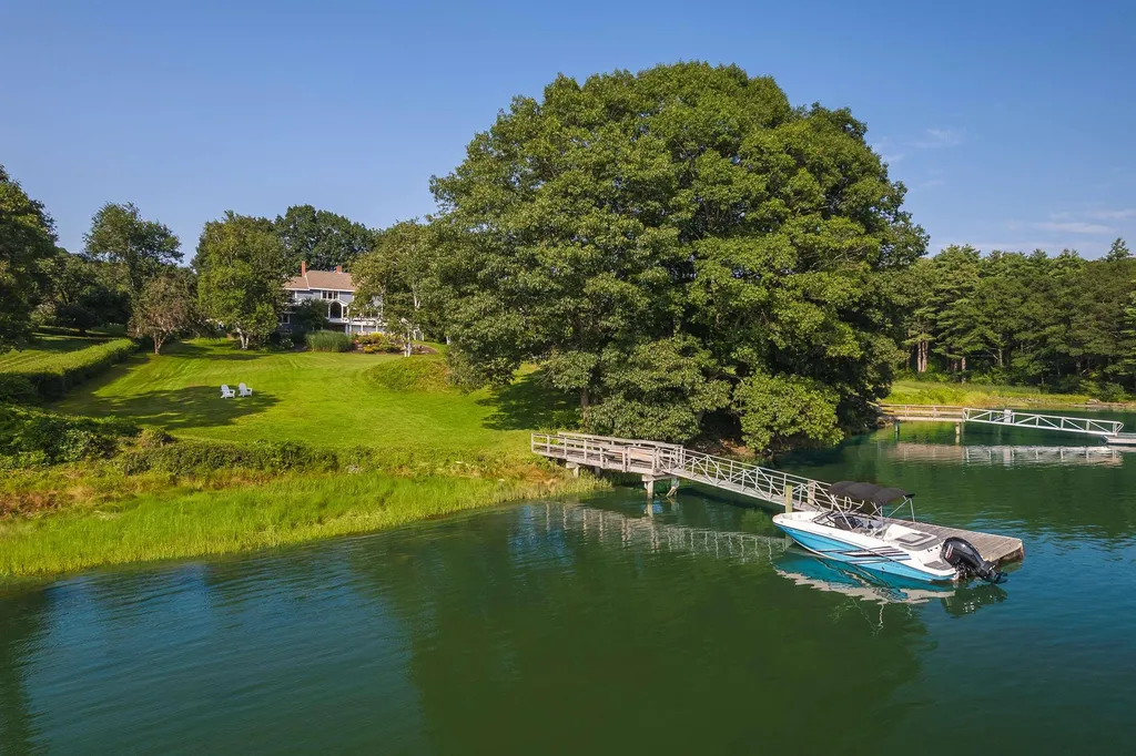 17 Hartley Farm Lane Kittery ME 03904
