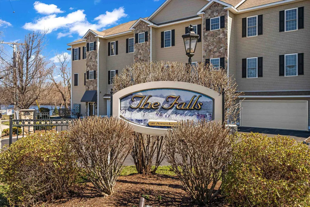 17 River Front Drive Manchester NH 03102