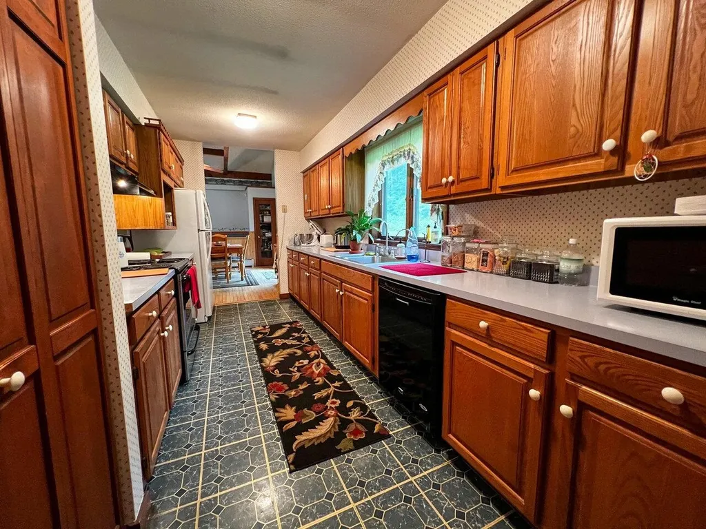 696 Creek Road Bethel VT 05032