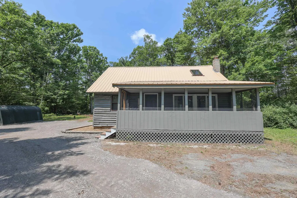 105 Sandogardy Pond Road Northfield NH 03276