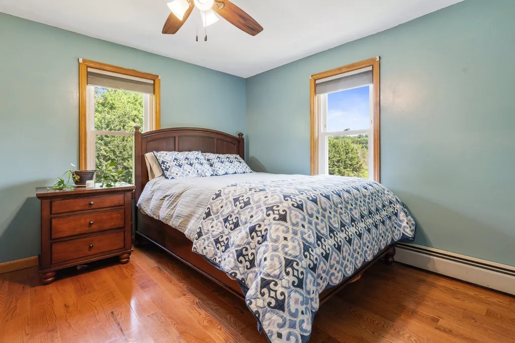 12 Constance Drive Londonderry NH 03053
