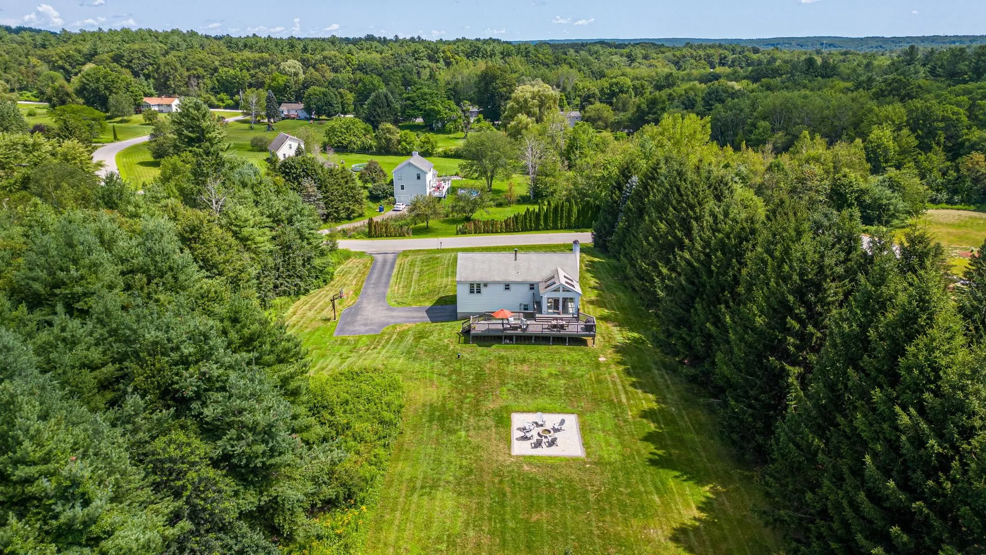12 Constance Drive Londonderry NH 03053