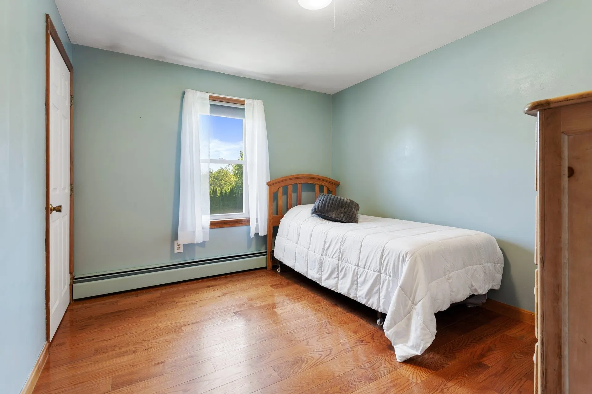 12 Constance Drive Londonderry NH 03053