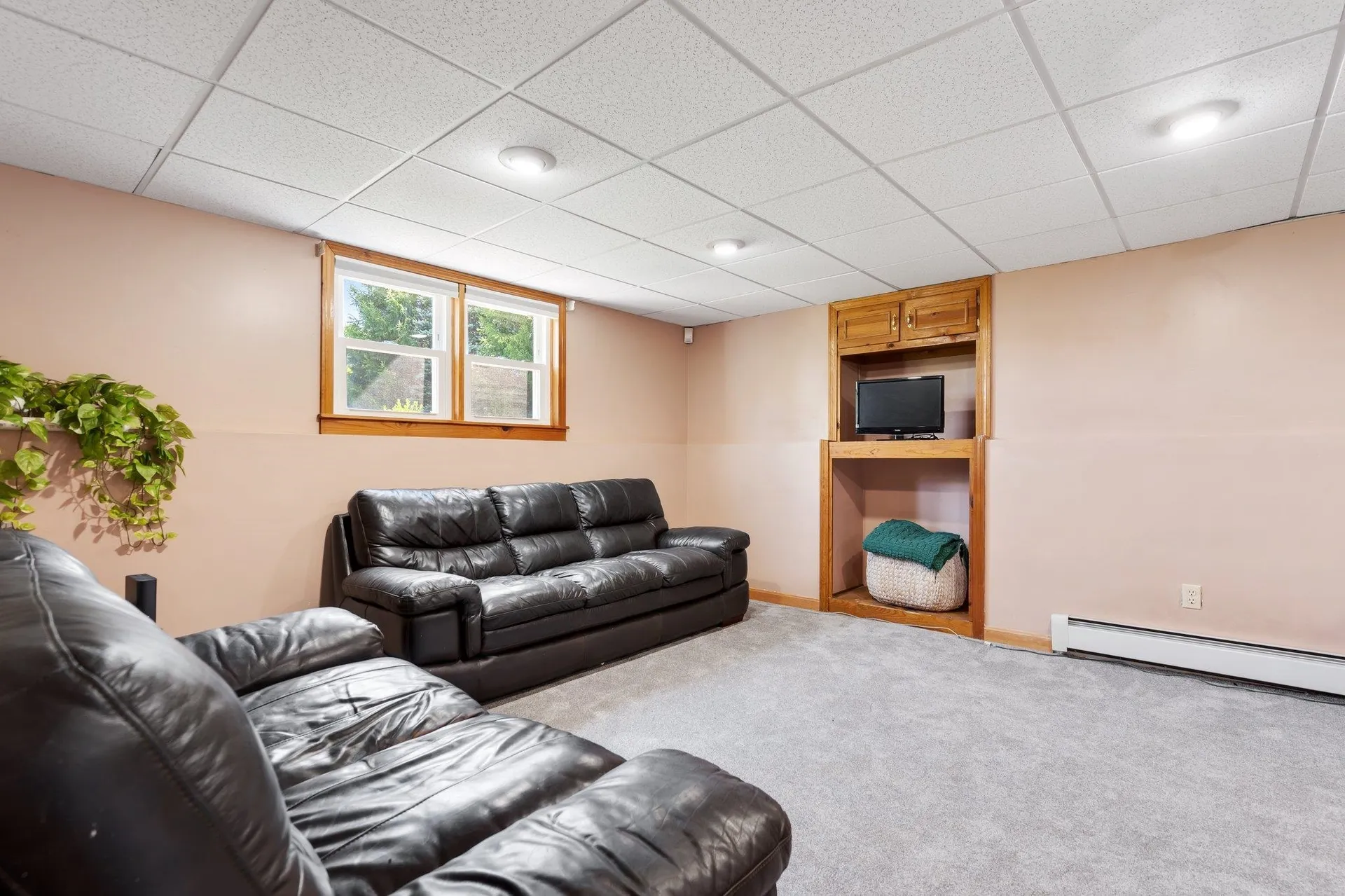 12 Constance Drive Londonderry NH 03053