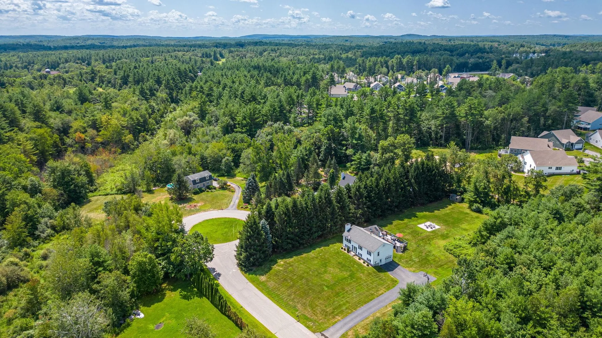 12 Constance Drive Londonderry NH 03053