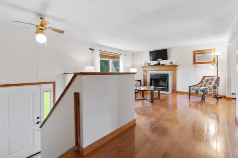 12 Constance Drive Londonderry NH 03053