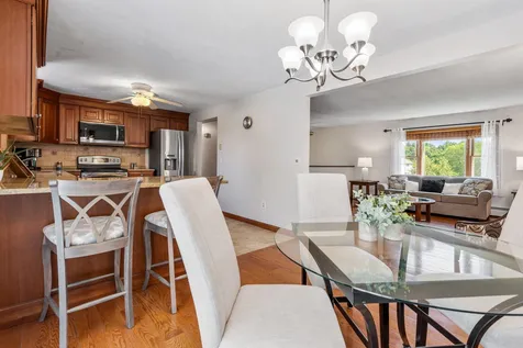 12 Constance Drive Londonderry NH 03053