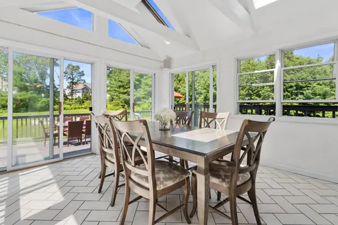 12 Constance Drive Londonderry NH 03053