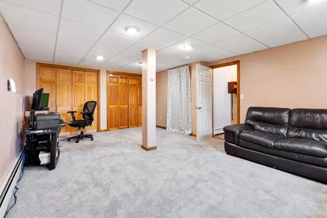 12 Constance Drive Londonderry NH 03053