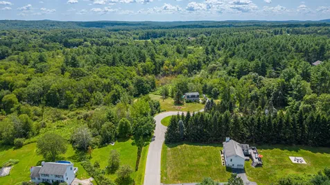 12 Constance Drive Londonderry NH 03053